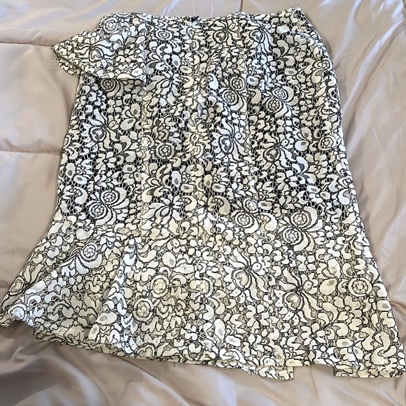 Vintage Nanette Lepore sz 4 ruched white lace with black underlay pencil skirt - Picture 2 of 3